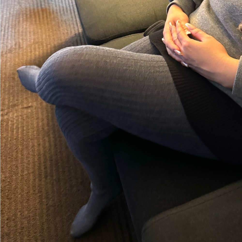 Elegant Knitted Floral Gray Tights - Picture 6 of 6